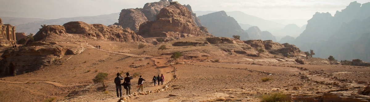 Spaziergang in Petra Jordanien (Jarod Carruthers)  [flickr.com]  Public Domain 
Informazioni sulla licenza disponibili sotto 'Prova delle fonti di immagine'